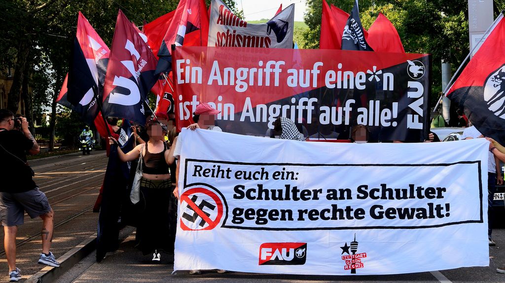 „Schulter an Schulter gegen rechte Gewalt“